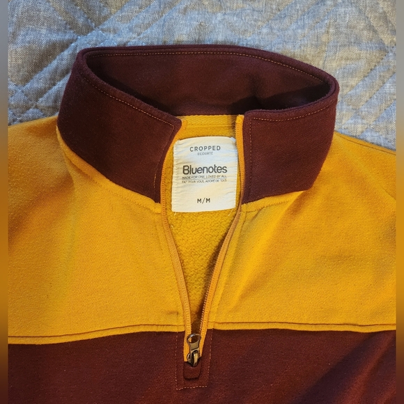 Womens Cropped Sweater - Picture 2 of 2